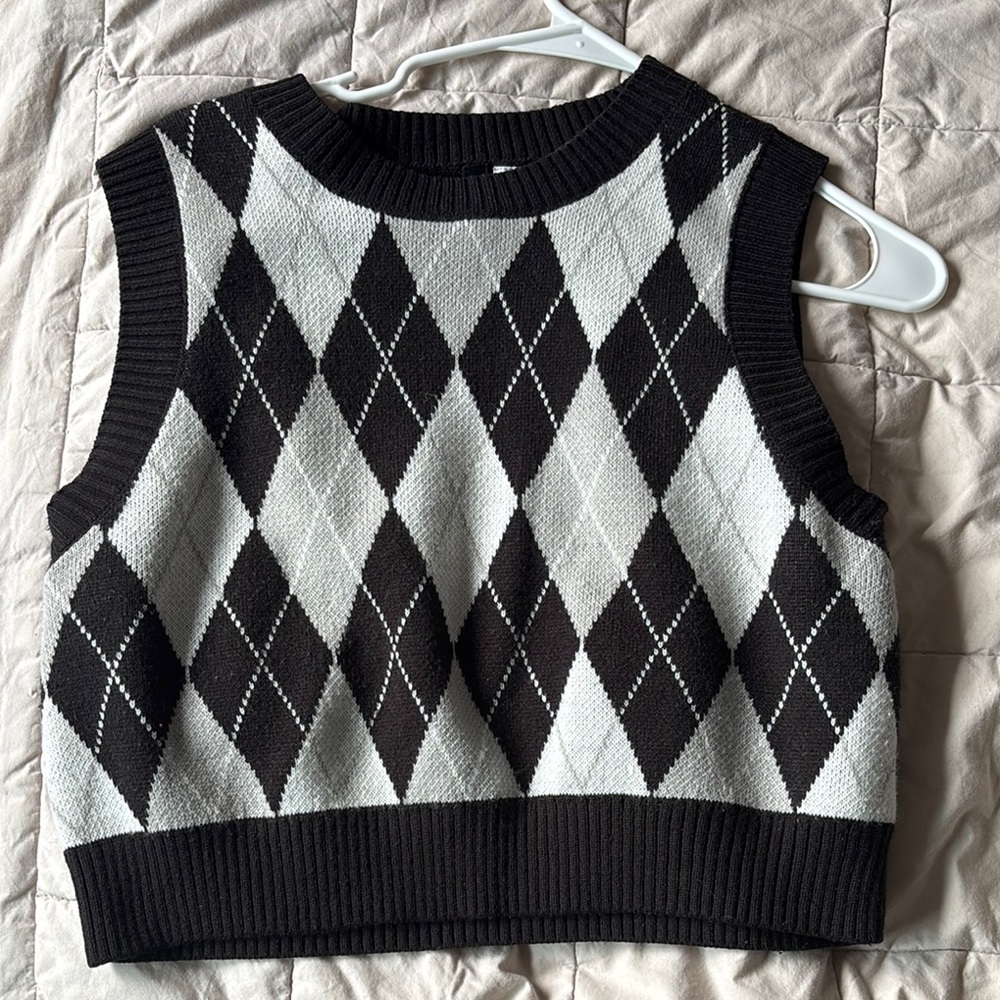 H&M Black and White Argyle Knit Vest